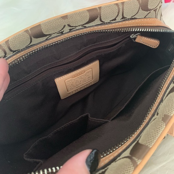 Classic Coach Top Handle Bag. Leather and Canvas. - Picture 3 of 4